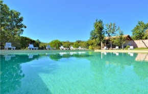 Stunning home in Mejannes le Clap with Outdoor swimming pool, WiFi and 2 Bedrooms